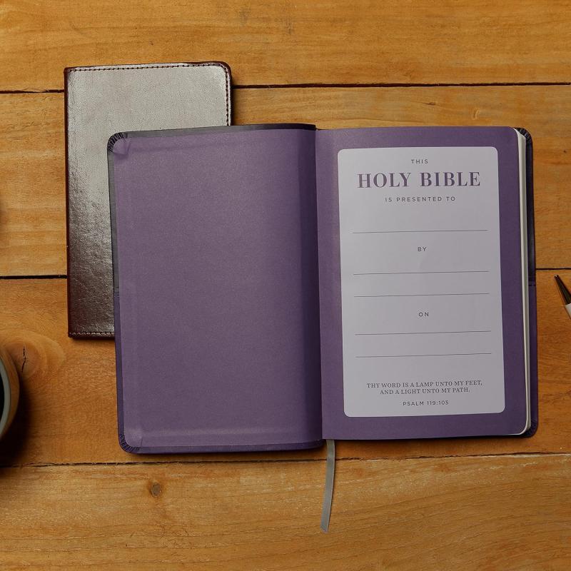 KJV, Thinline Bible, Large Print, Leathersoft, Burgundy, Thumb Indexed, Red Letter, Comfort Print: Holy Bible, King James Version Imitation Leather – Import